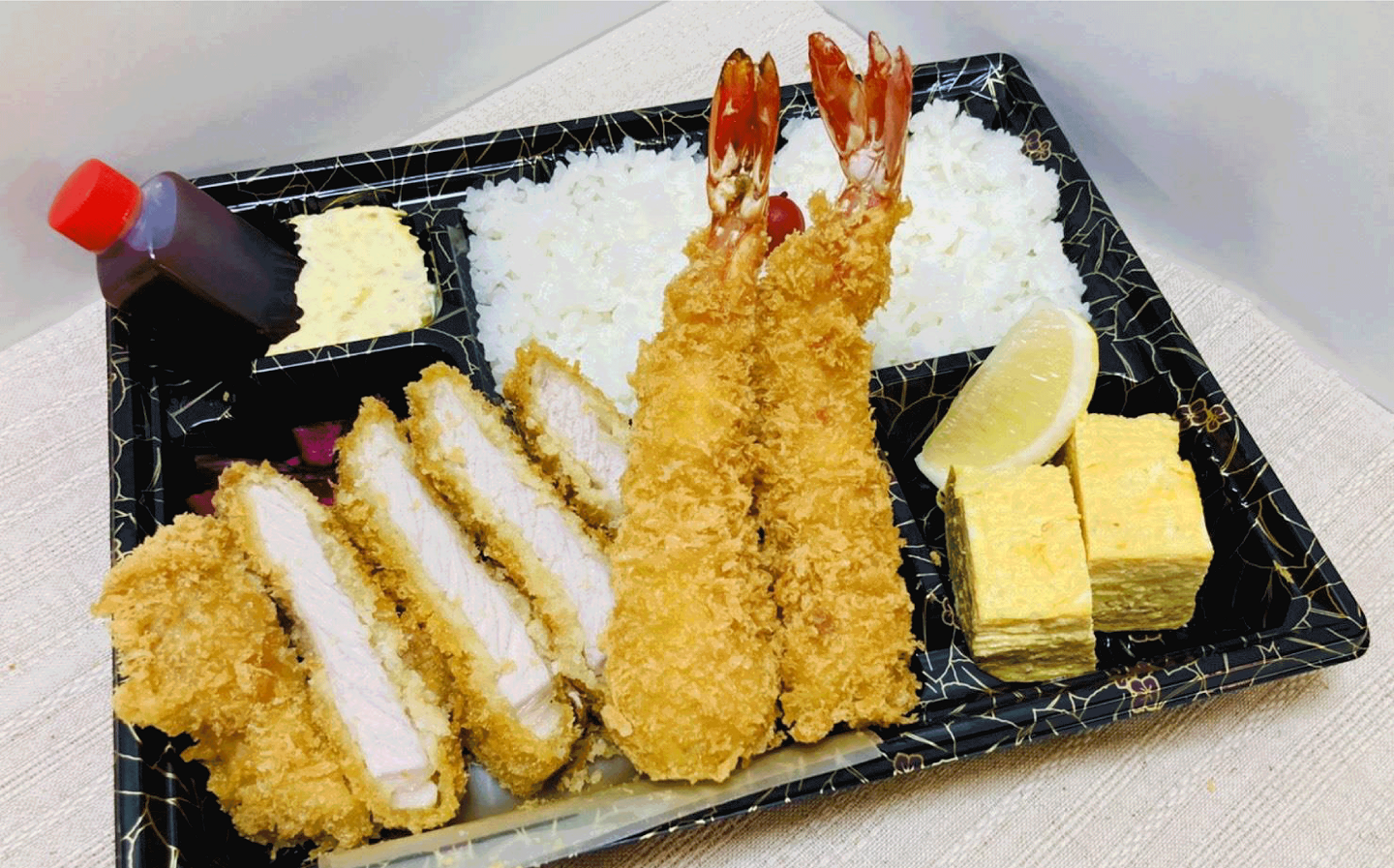 ロースかつ&海老フライ弁当